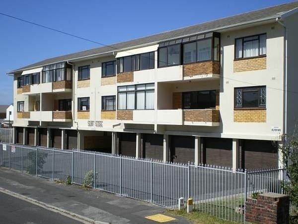 2 Bedroom Property for Sale in Fish Hoek Western Cape